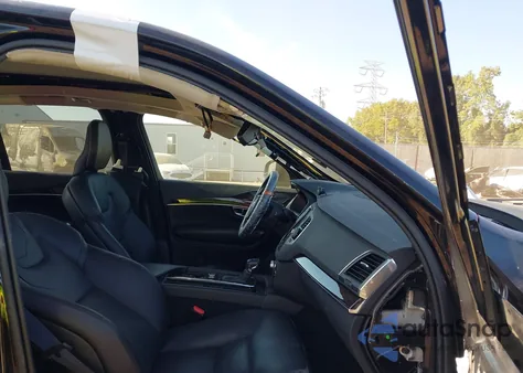 2019 Volvo Xc90 T5 Momentum z USA, uszkodzony, nr VIN YV4102PKXK1424075